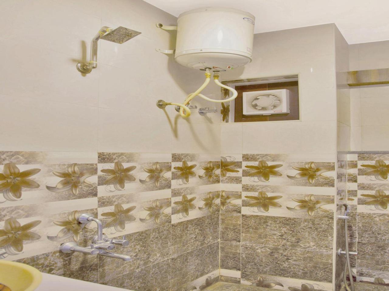 Oyo 11959 Seven Olives Hotel 3*