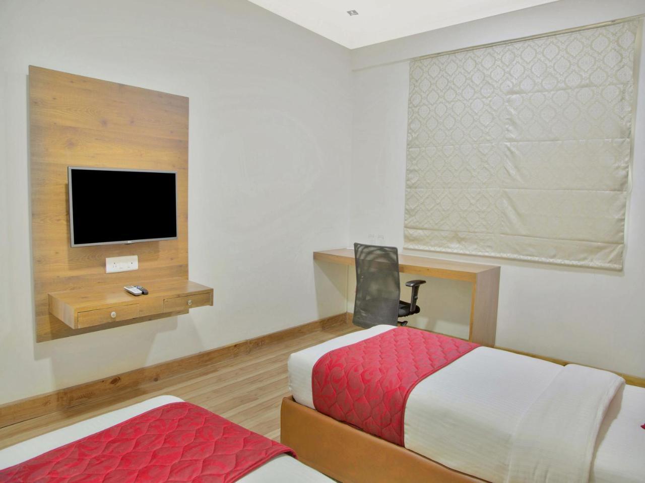 Oyo 11959 Seven Olives Hotel 3*
