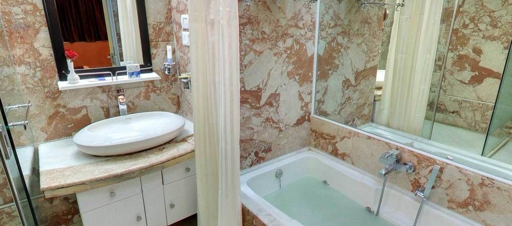 Hotel Grandeur Luxury Bangalore