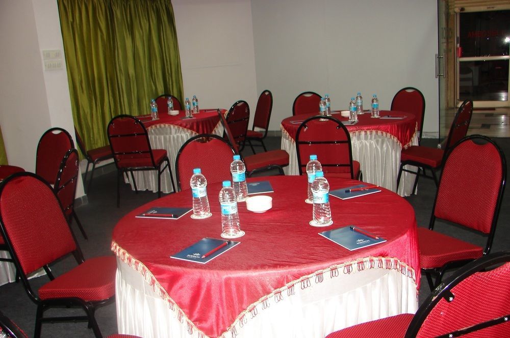 Hotel Grandeur Luxury