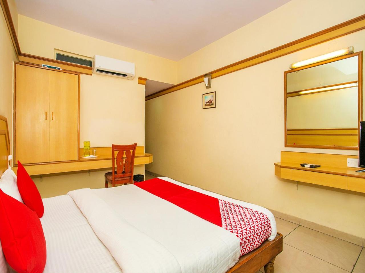 Hotel Oyo 649 Hotel Ajantha Trinity Inn 3*
