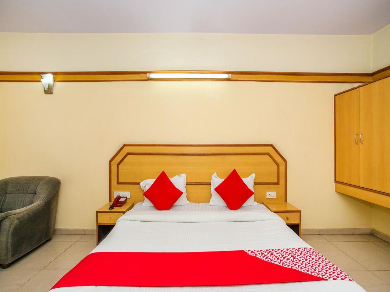 Oyo 649 Hotel Ajantha Trinity Inn Hotel