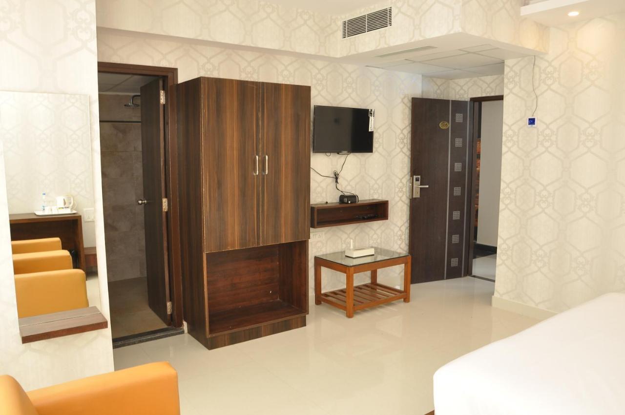 Oyo 10324 Hotel Bangalore