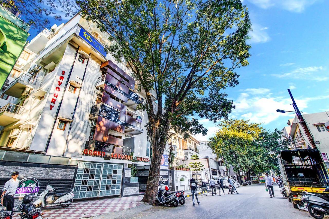 Fabhotel Grand Savoury Frazer Town