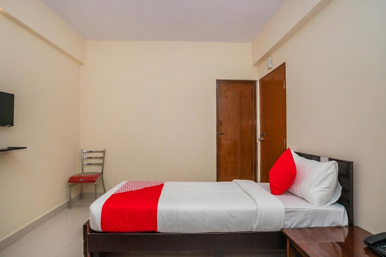 Collection O 18971 Rv Vidyaniketan Hotel 3*
