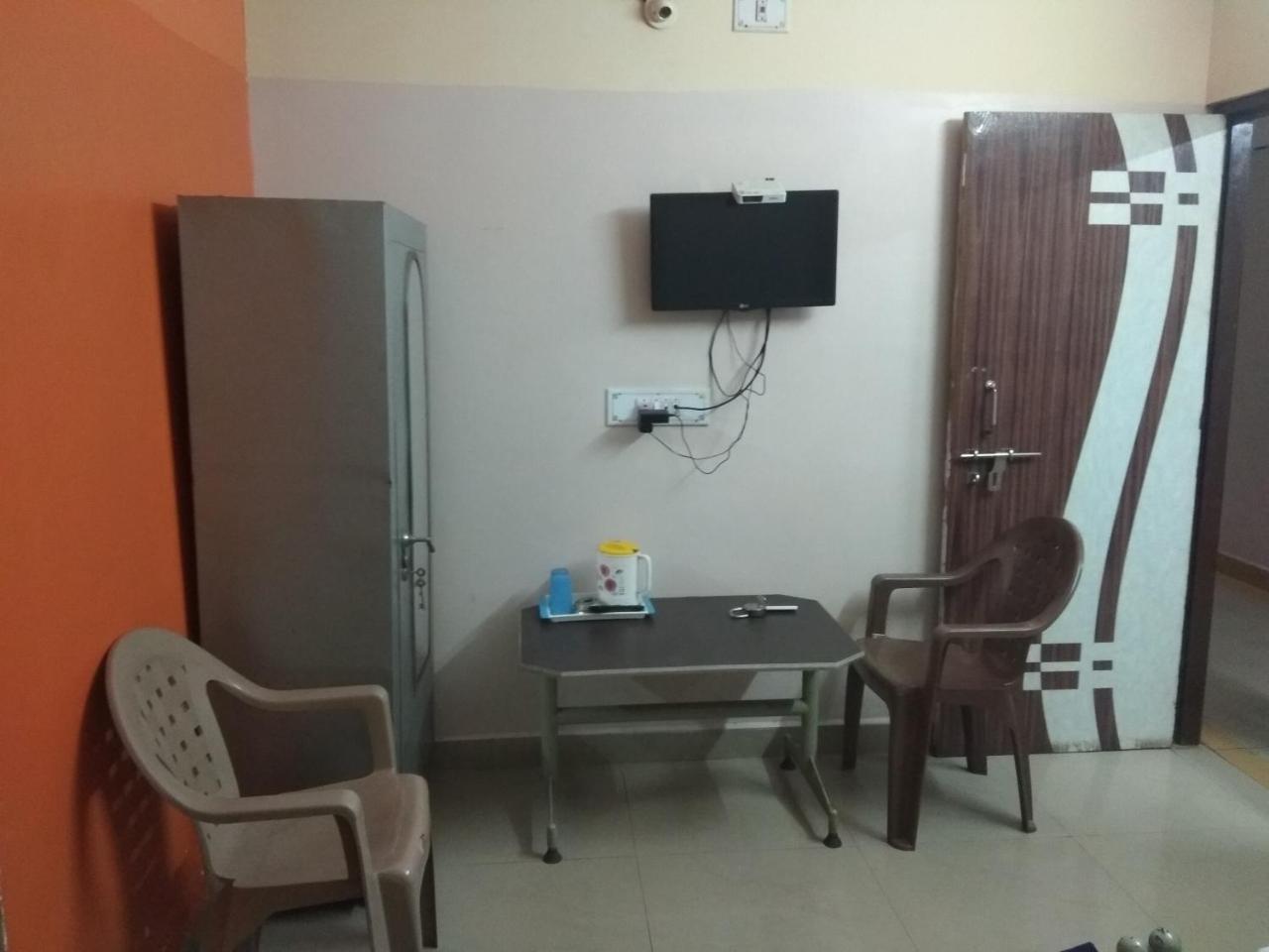 Hotel Apoorva Residency