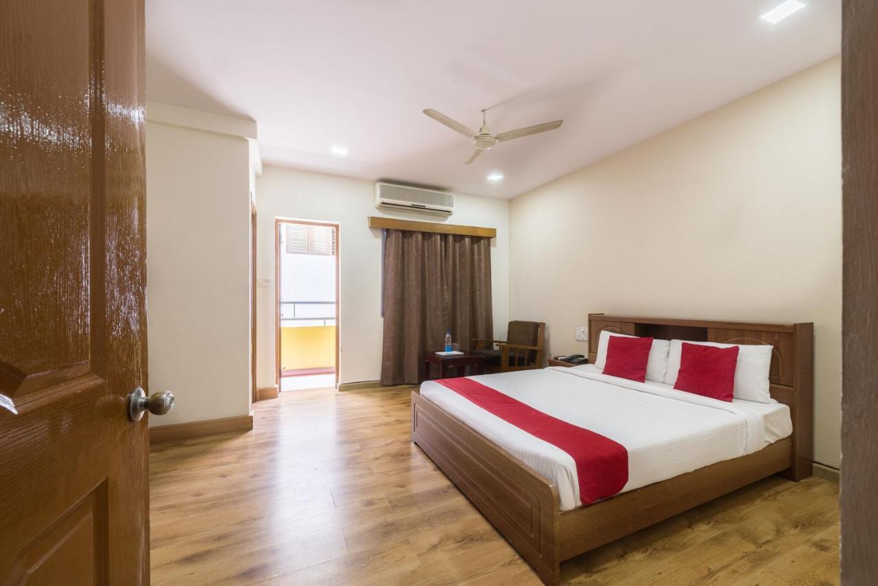 Stayeasy Majestic Hotel Bangalore