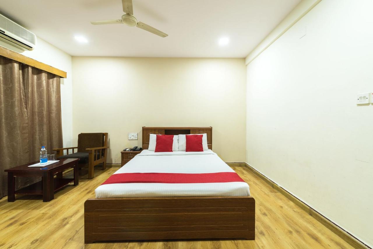 Stayeasy Majestic Hotel 2*