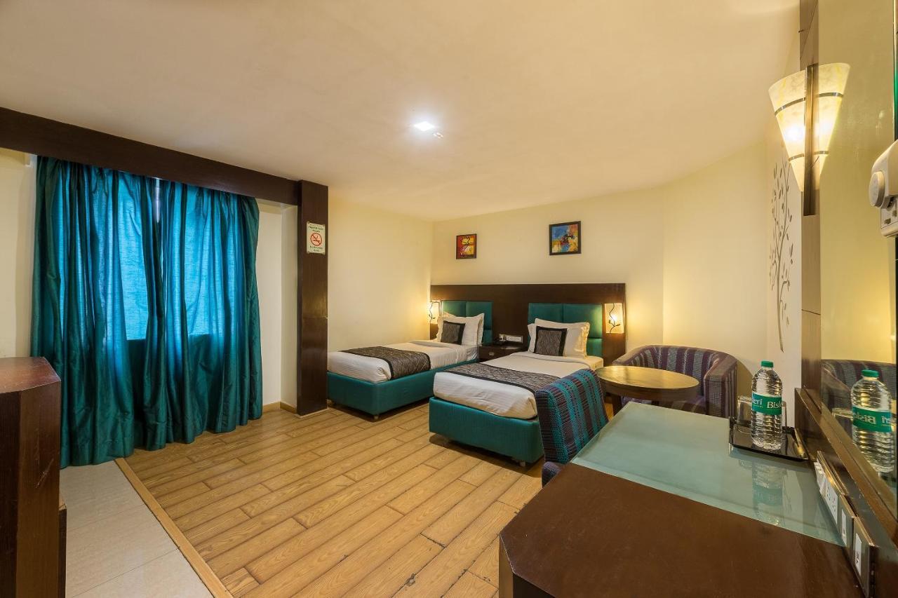 Hotel Oyo 316 Brigade Royale 3*
