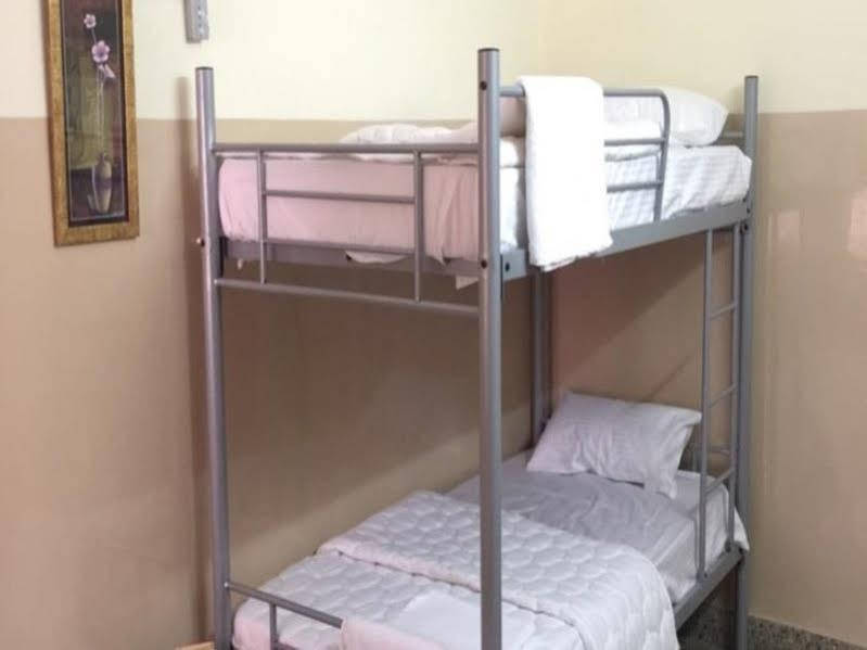 Hostel Snoozotel *