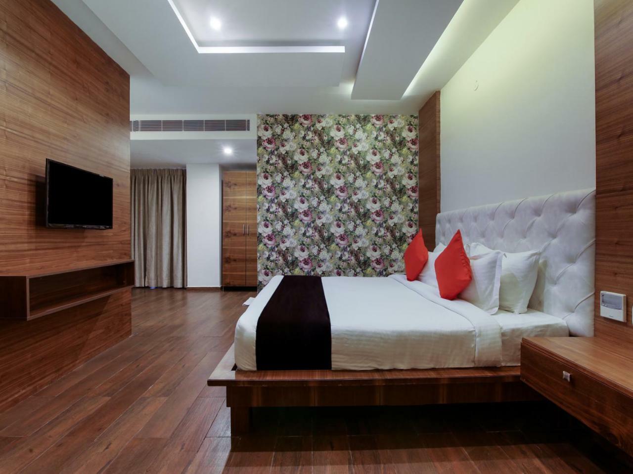 Capital O 11903 Southern Hotel 3*