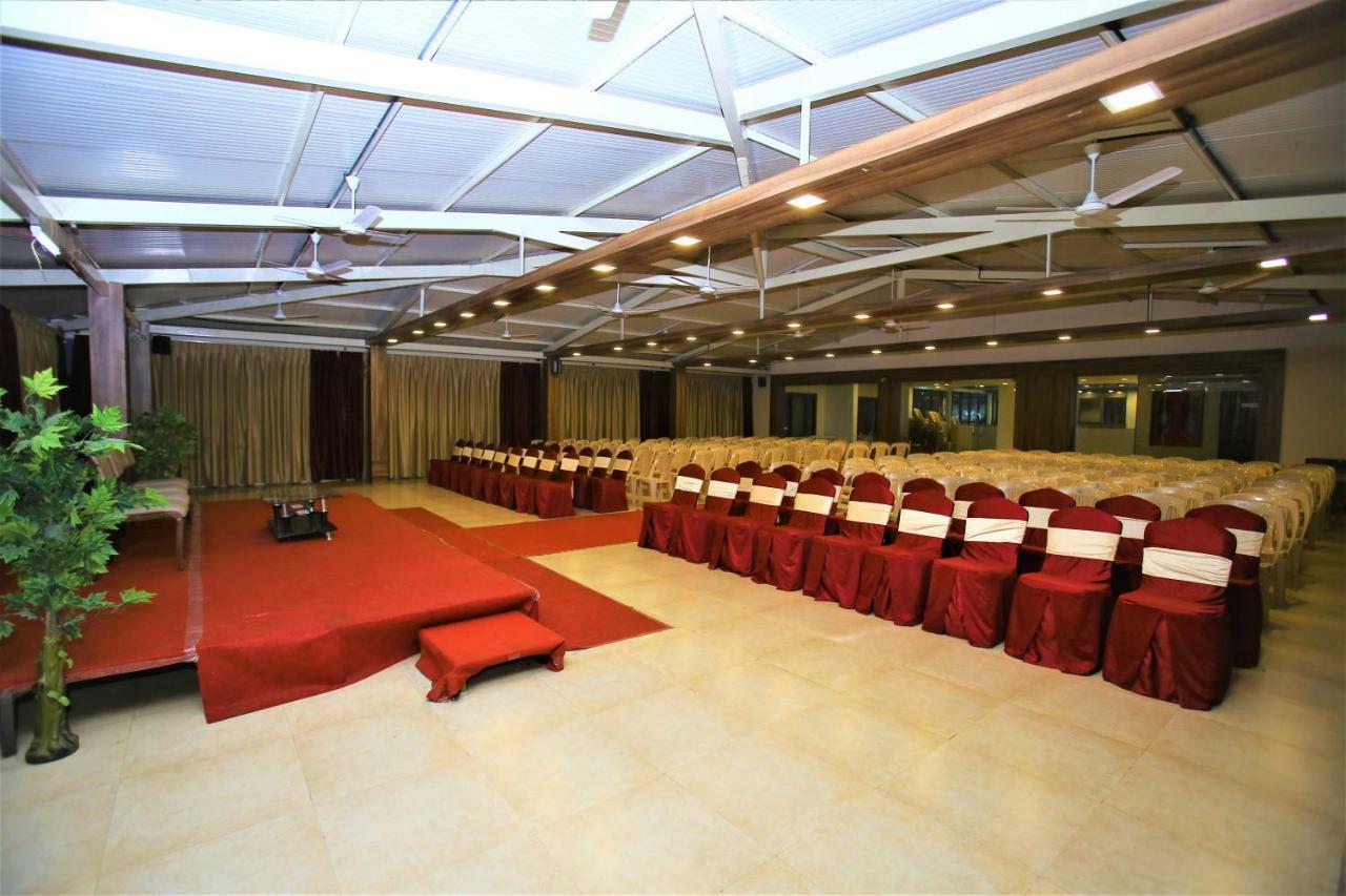 Hotel Silverstar Bangalore
