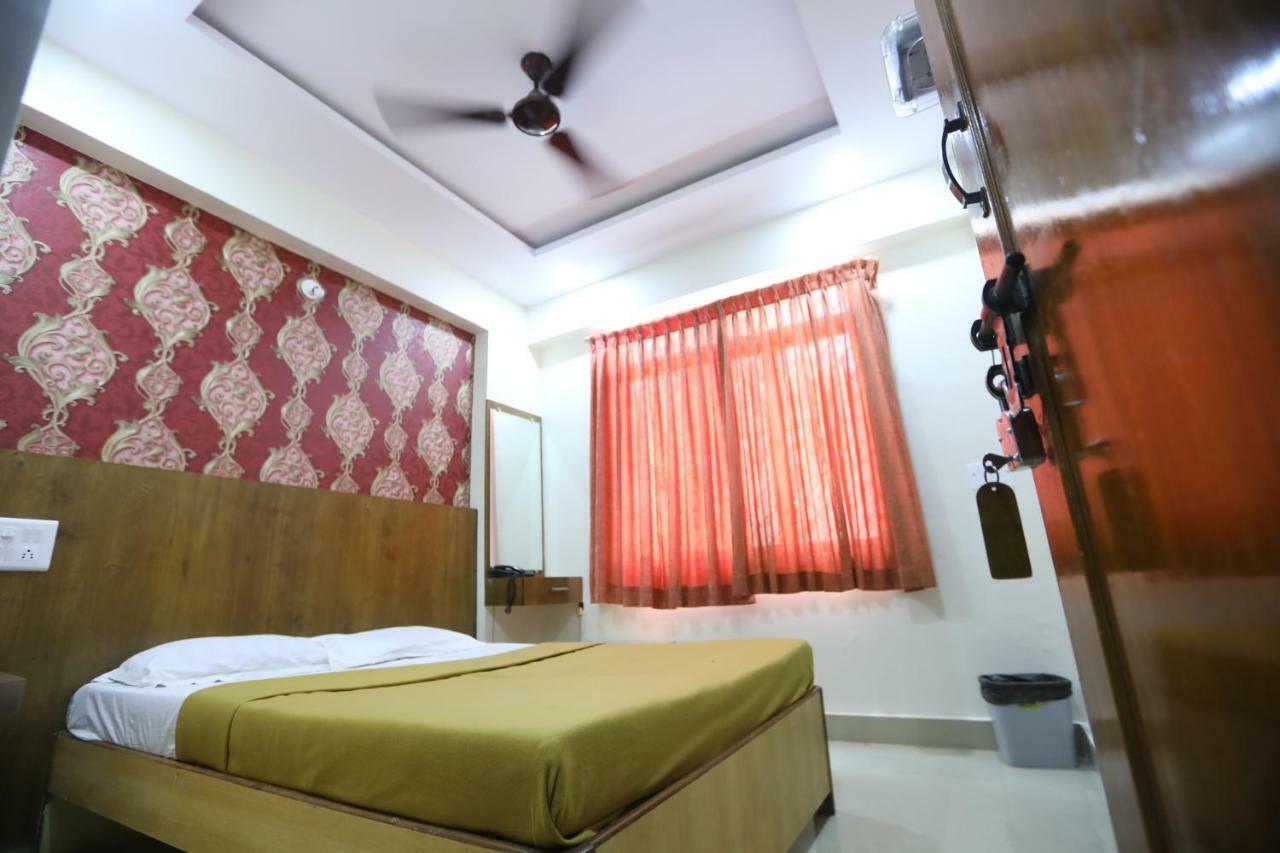 Embassy Hotel 2*