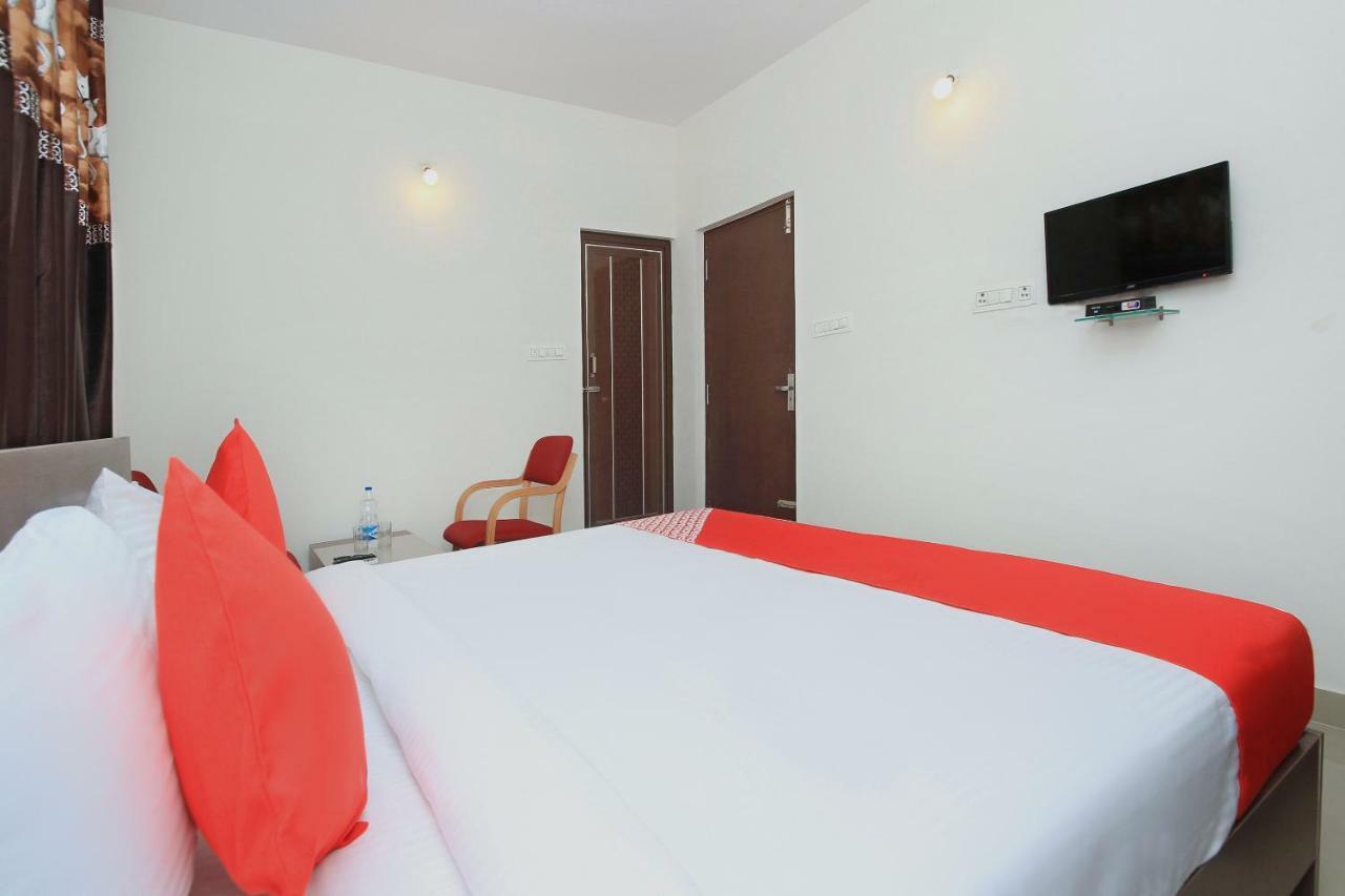 Oyo 11730 Maruthi Global Hotel Bangalore