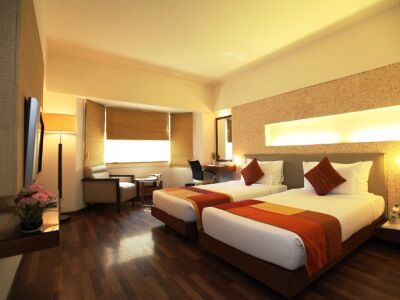 Monarch Luxur - Infantry Road Hotel Bangalore