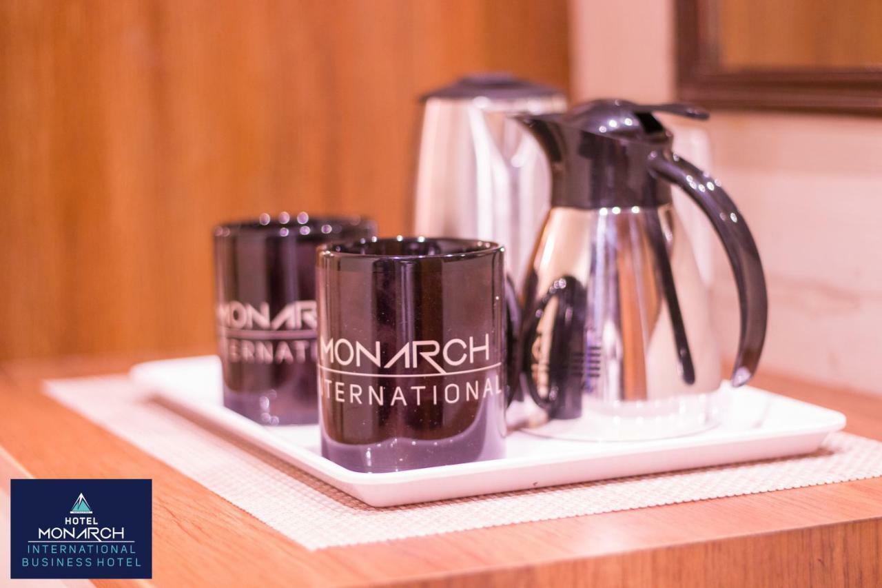 Monarch International 3*
