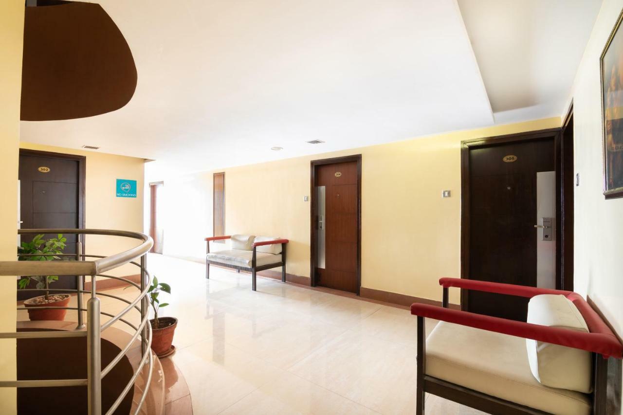 Hotel Oyo 316 Brigade Royale 3*