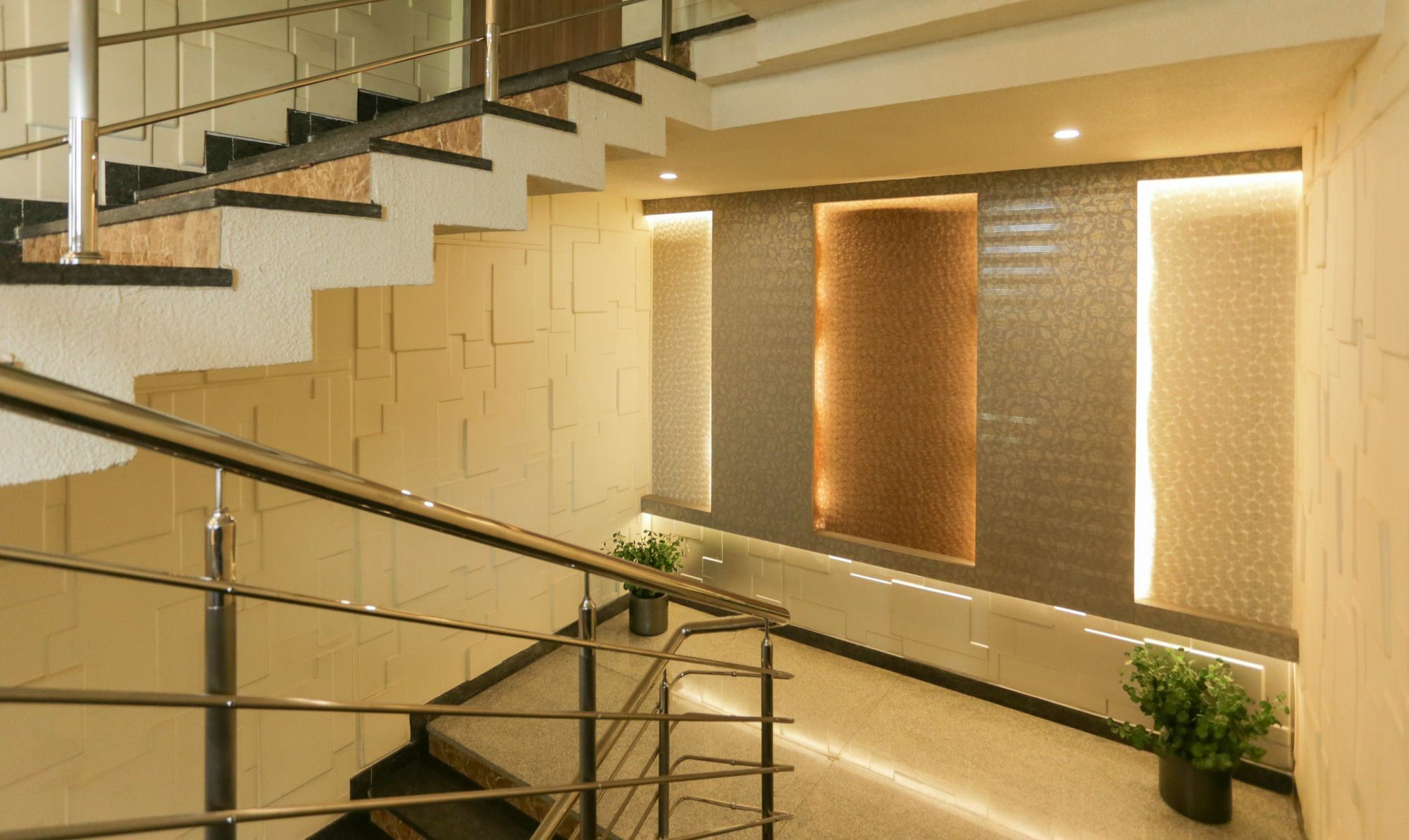 Hotel Treebo Trend Rajathadri Palace Bangalore