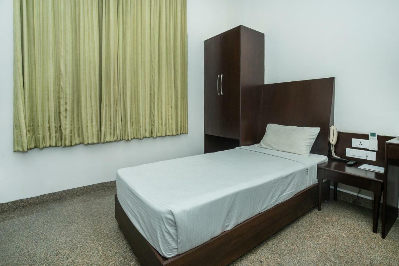 Hotel Kr & Convention Centre 3*