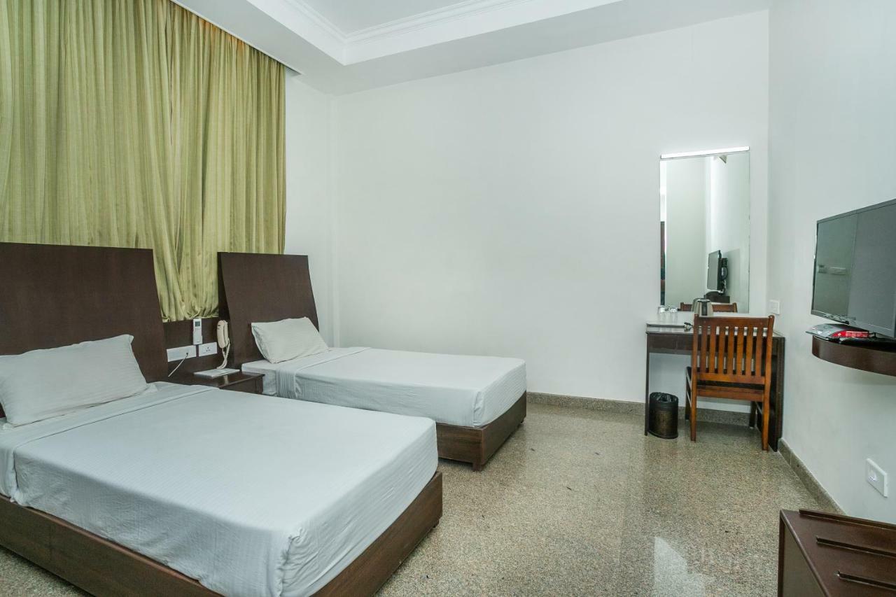 Kr & Convention Centre Hotel Bangalore