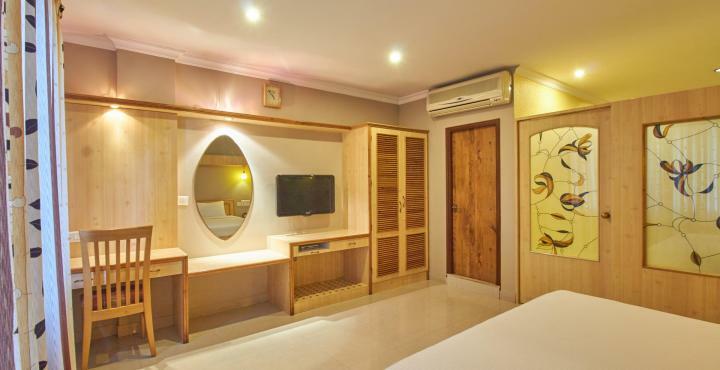 Cross Roads Hotel Bangalore