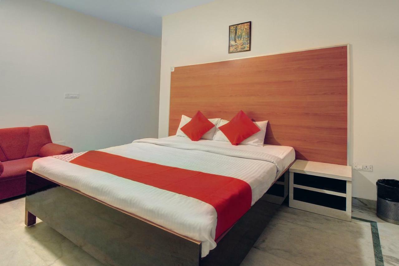 Oyo 37916 Paradise Business 3* Bangalore