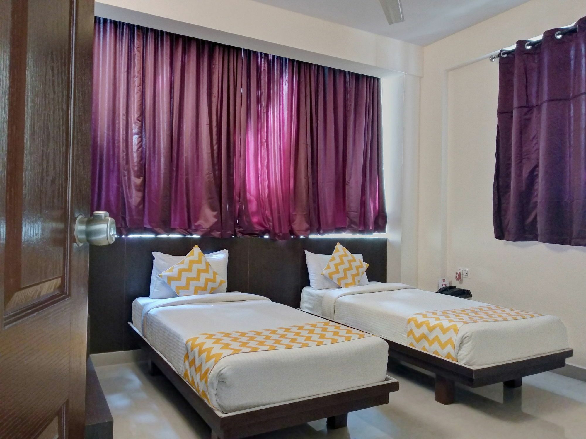 Hotel Oyo 10843 Rmv Savera 3*