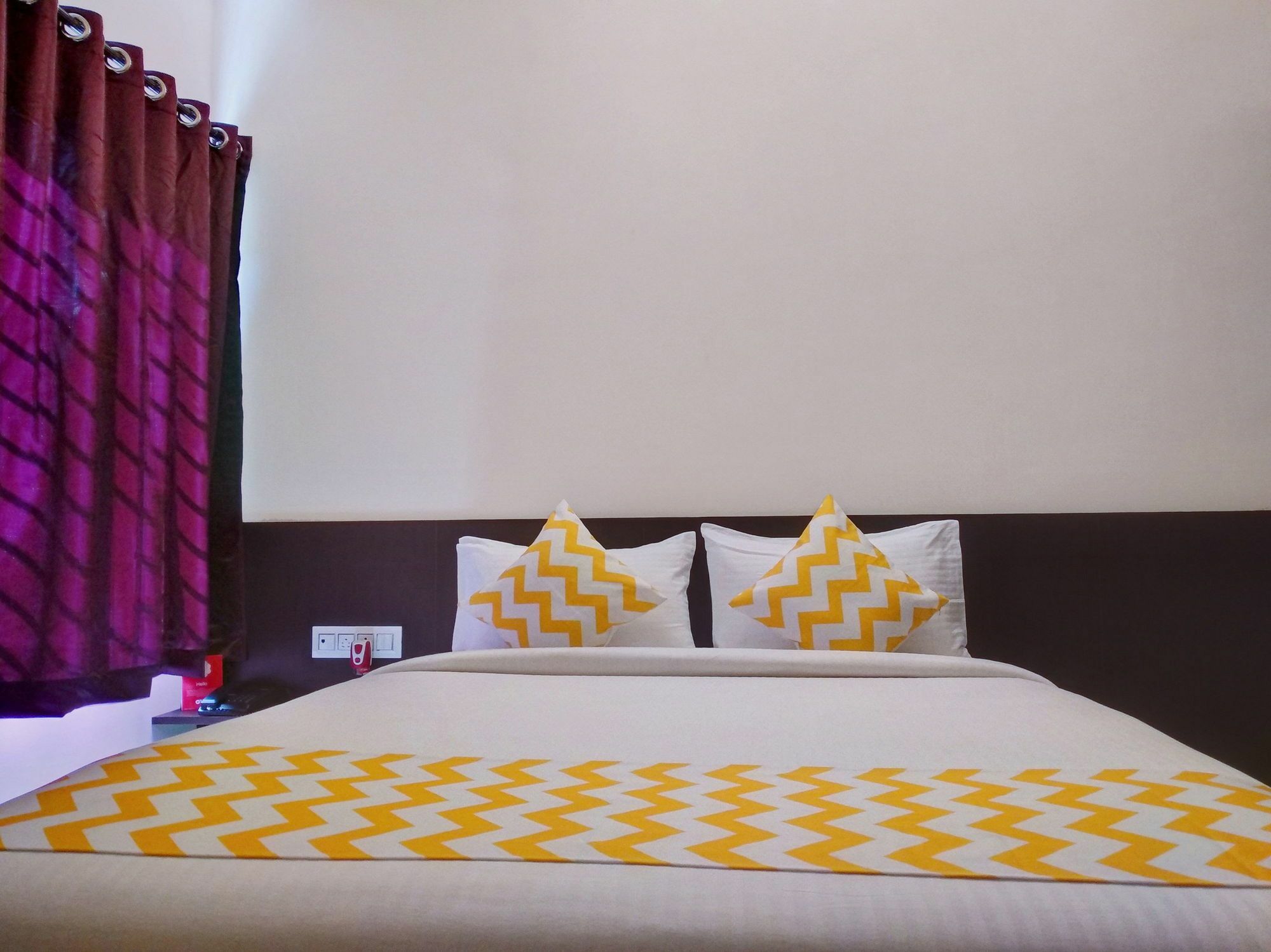 Oyo 10843 Rmv Savera Hotel 3*