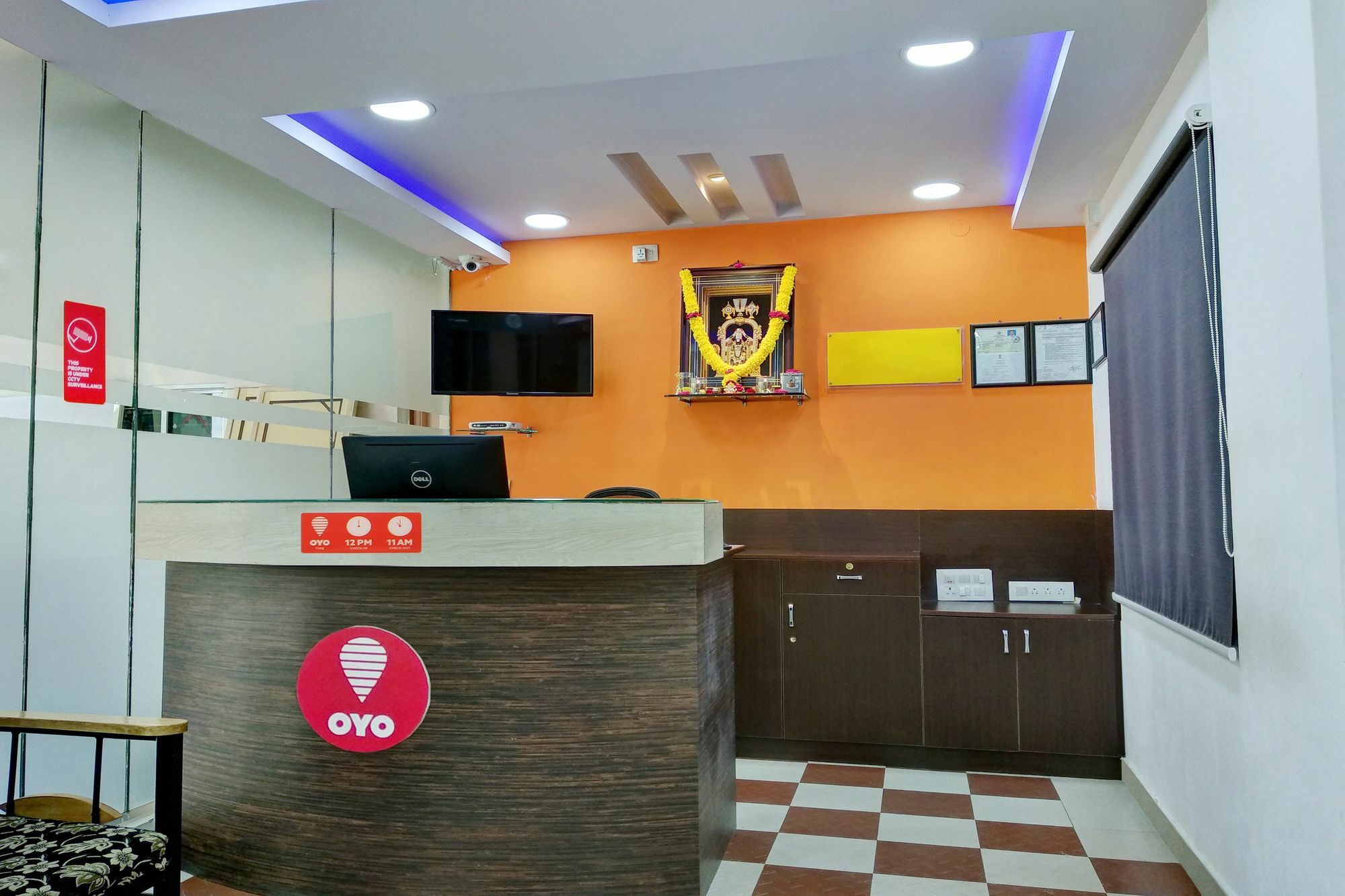 Hotel Oyo 10843 Rmv Savera 3*