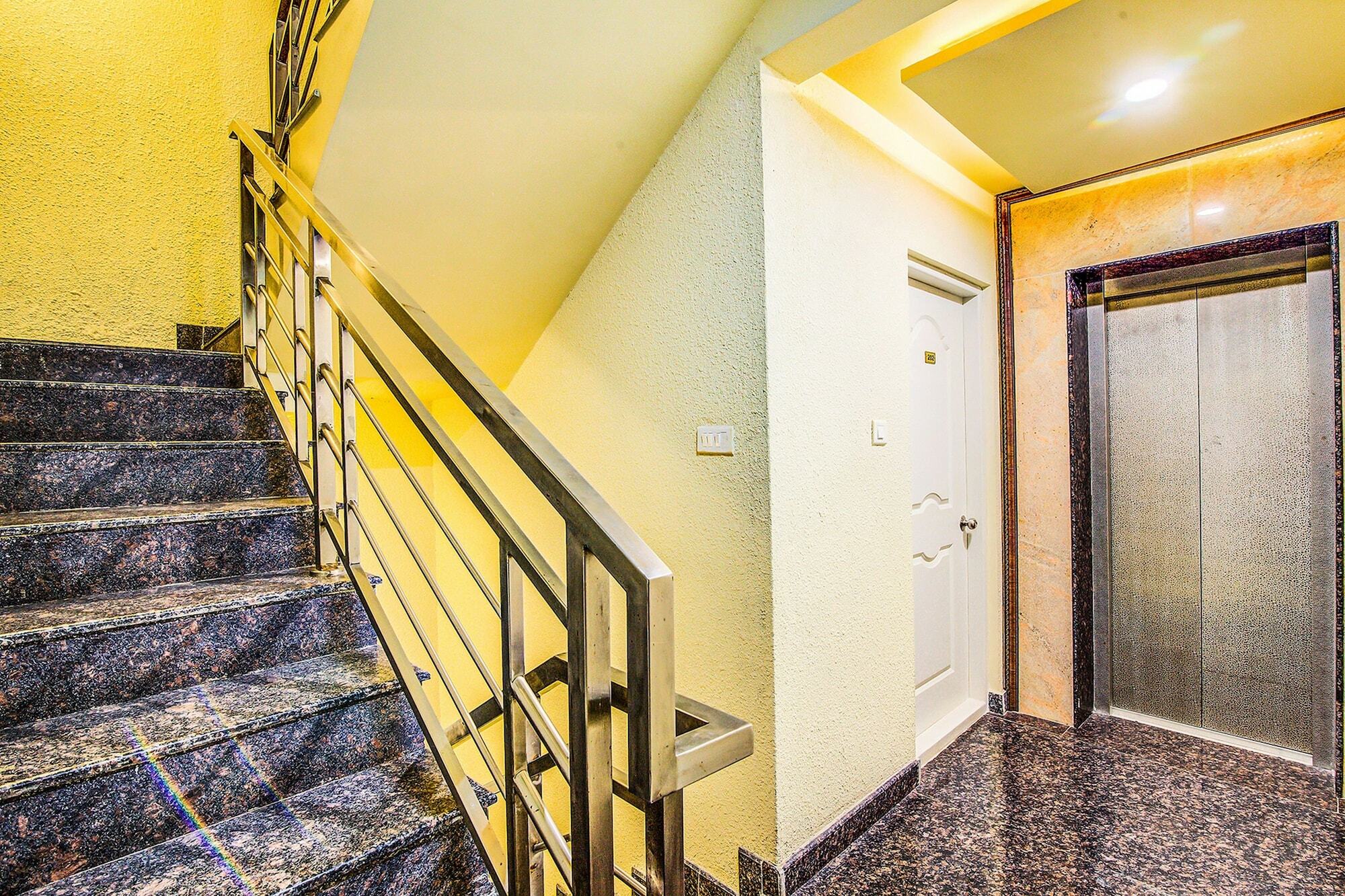 Fabhotel Emara Boutique Hotel 3*