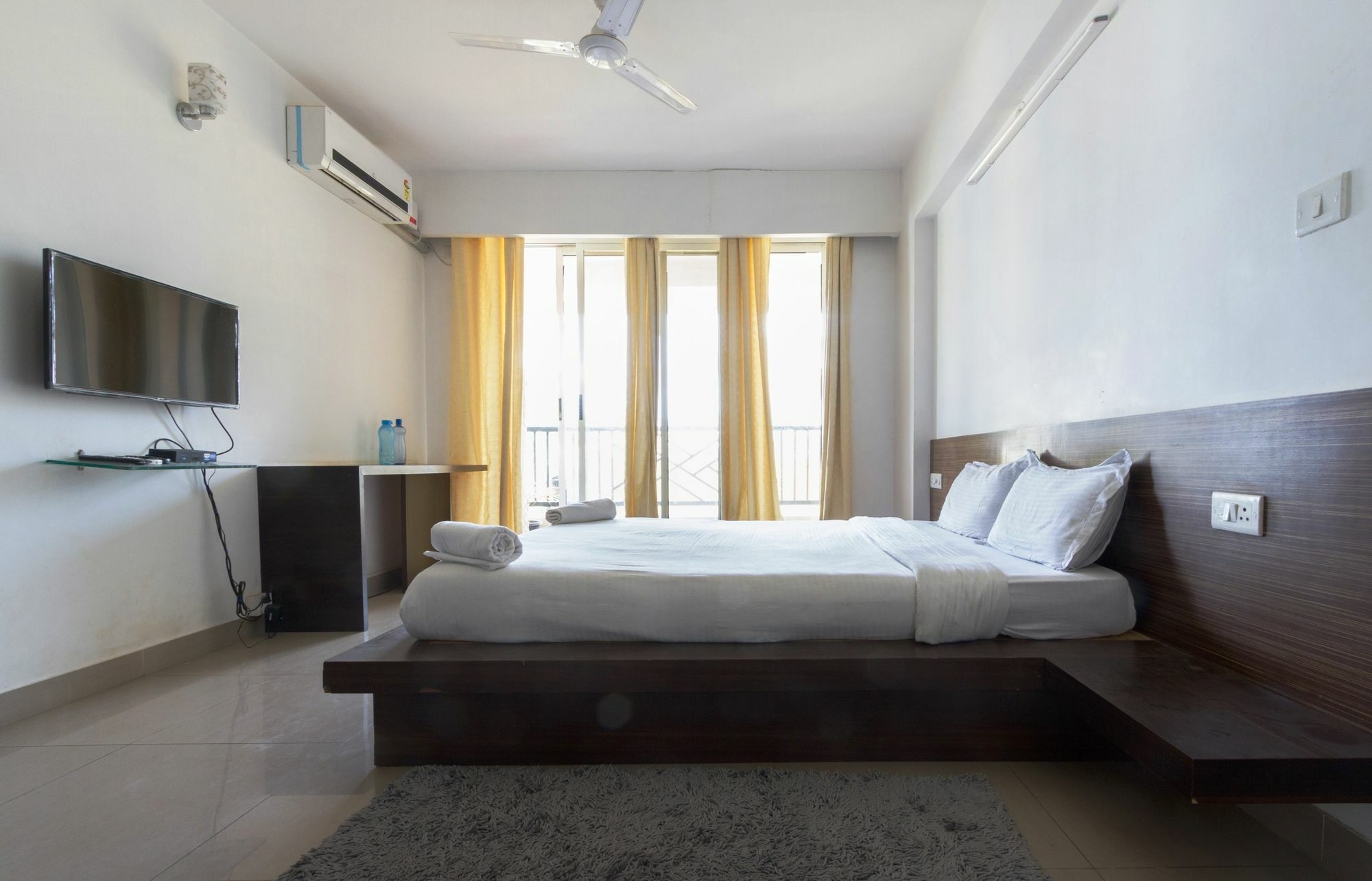 Urban Apartment *