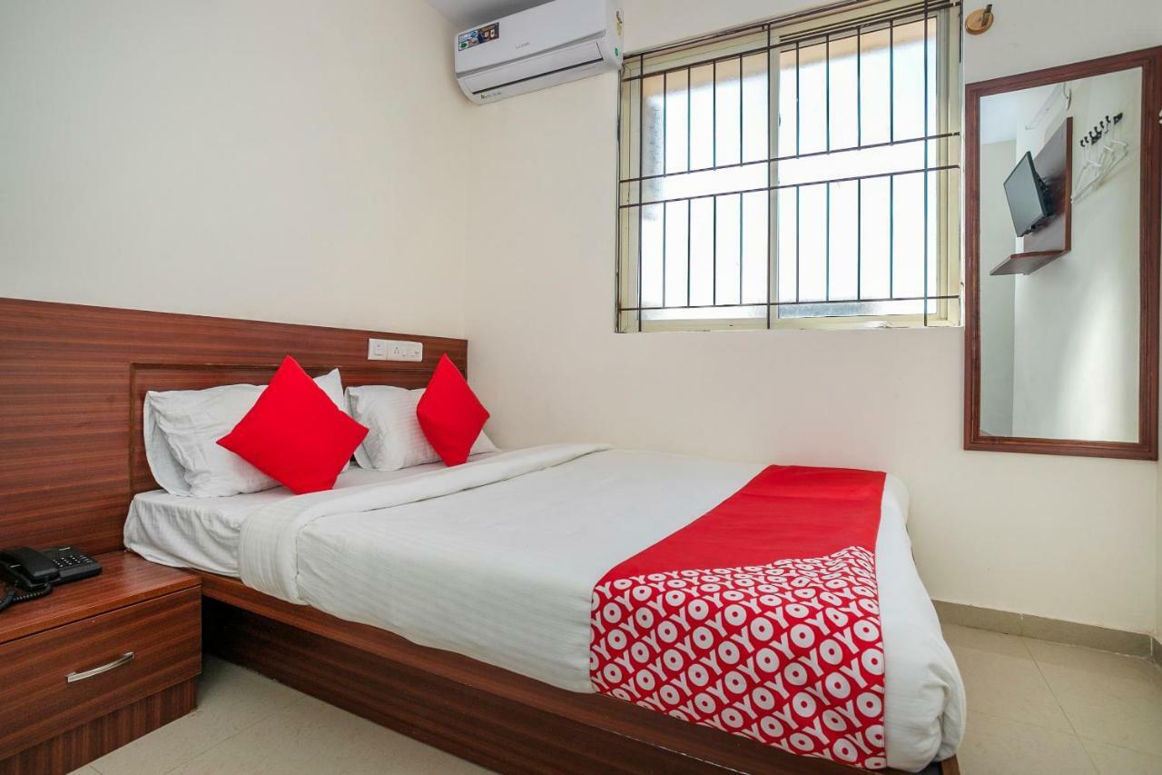 Oyo 22940 Sri Durga Residency 3* Bangalore