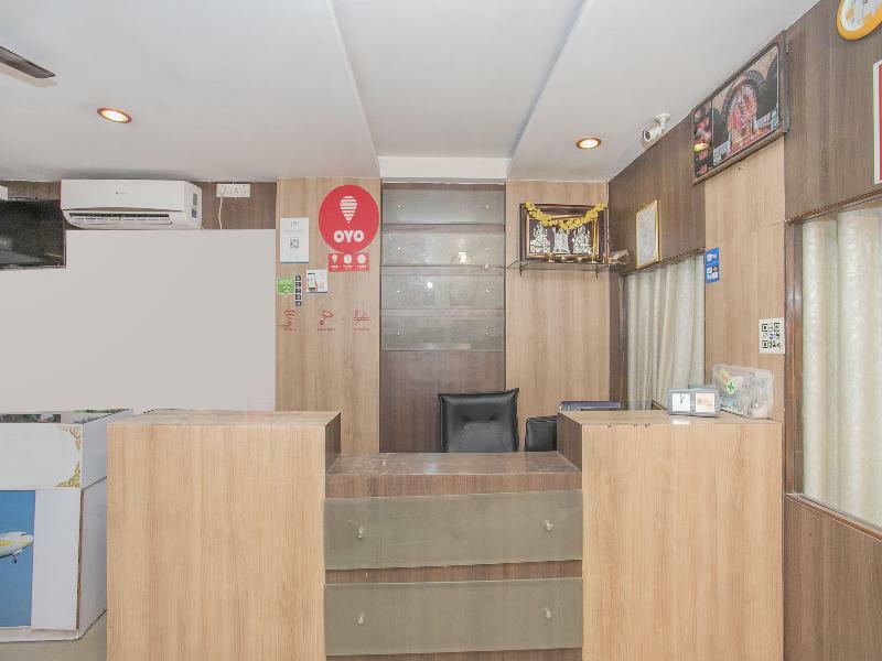 Oyo 9016 Charu Comforts 3* Bangalore