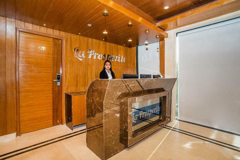 Super Townhouse Hsr Formerly La Prosperite Hotel