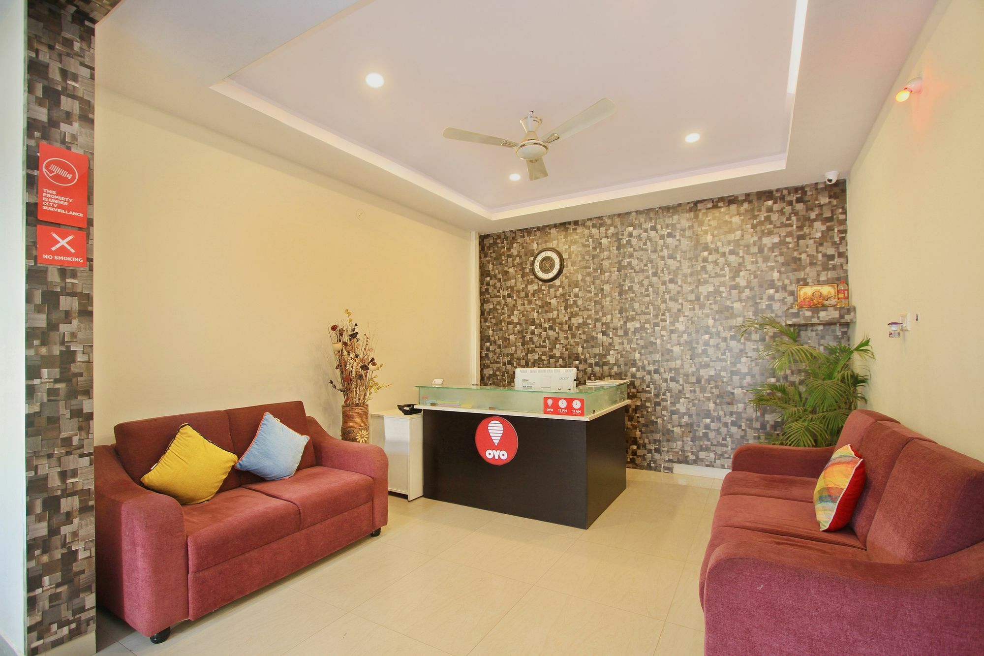 Oyo 10258 Hibiscus Hebbal 3* Bangalore