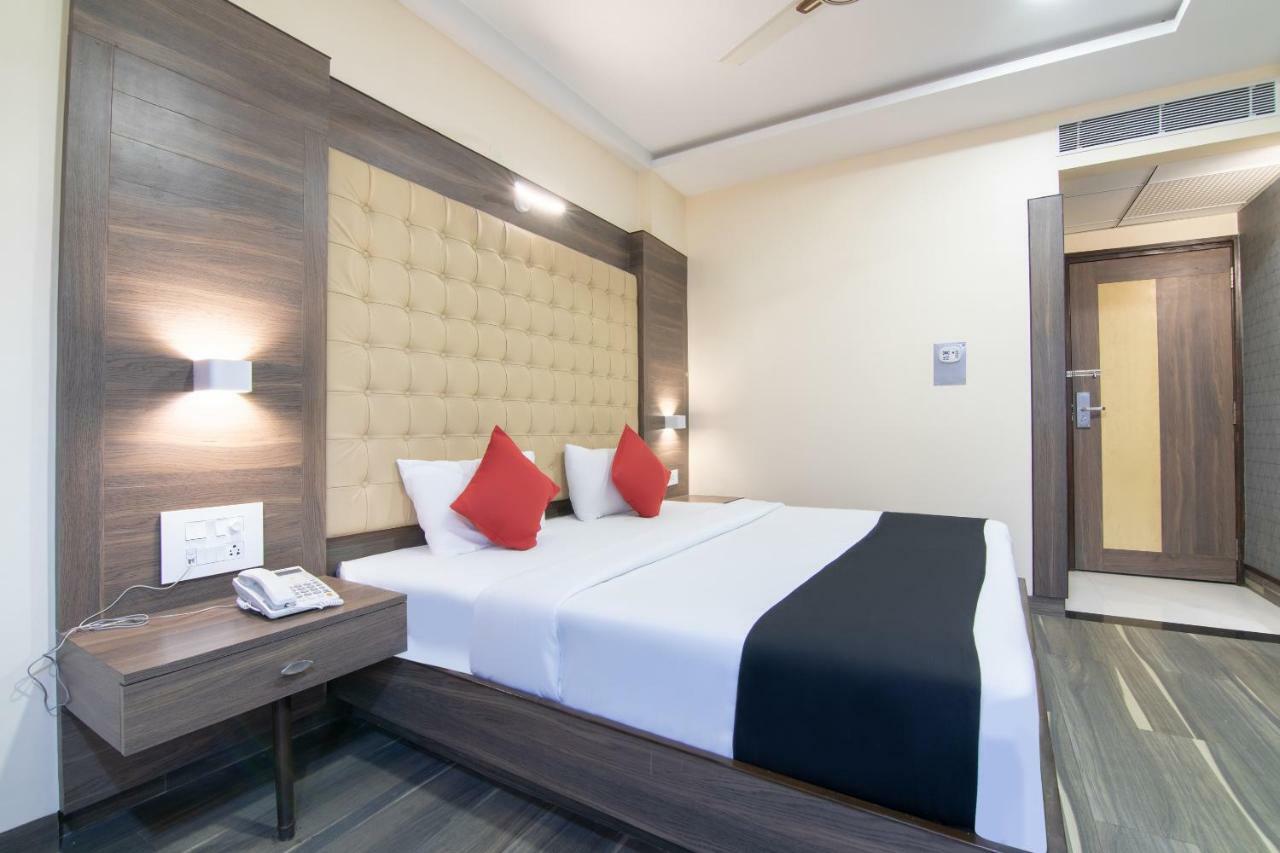 Capital O 18788 Phoenix & 3* Bangalore