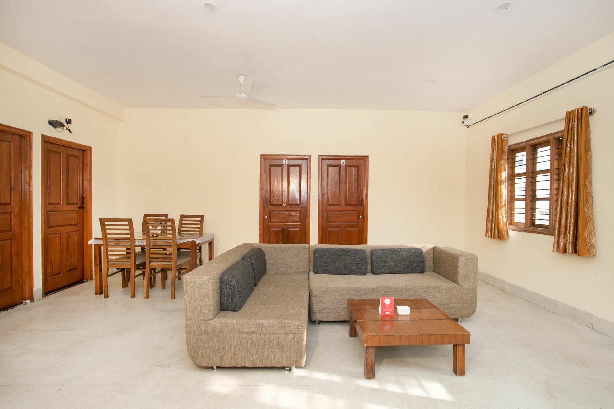 Oyo 10473 Basavanagudi Hotel 3*