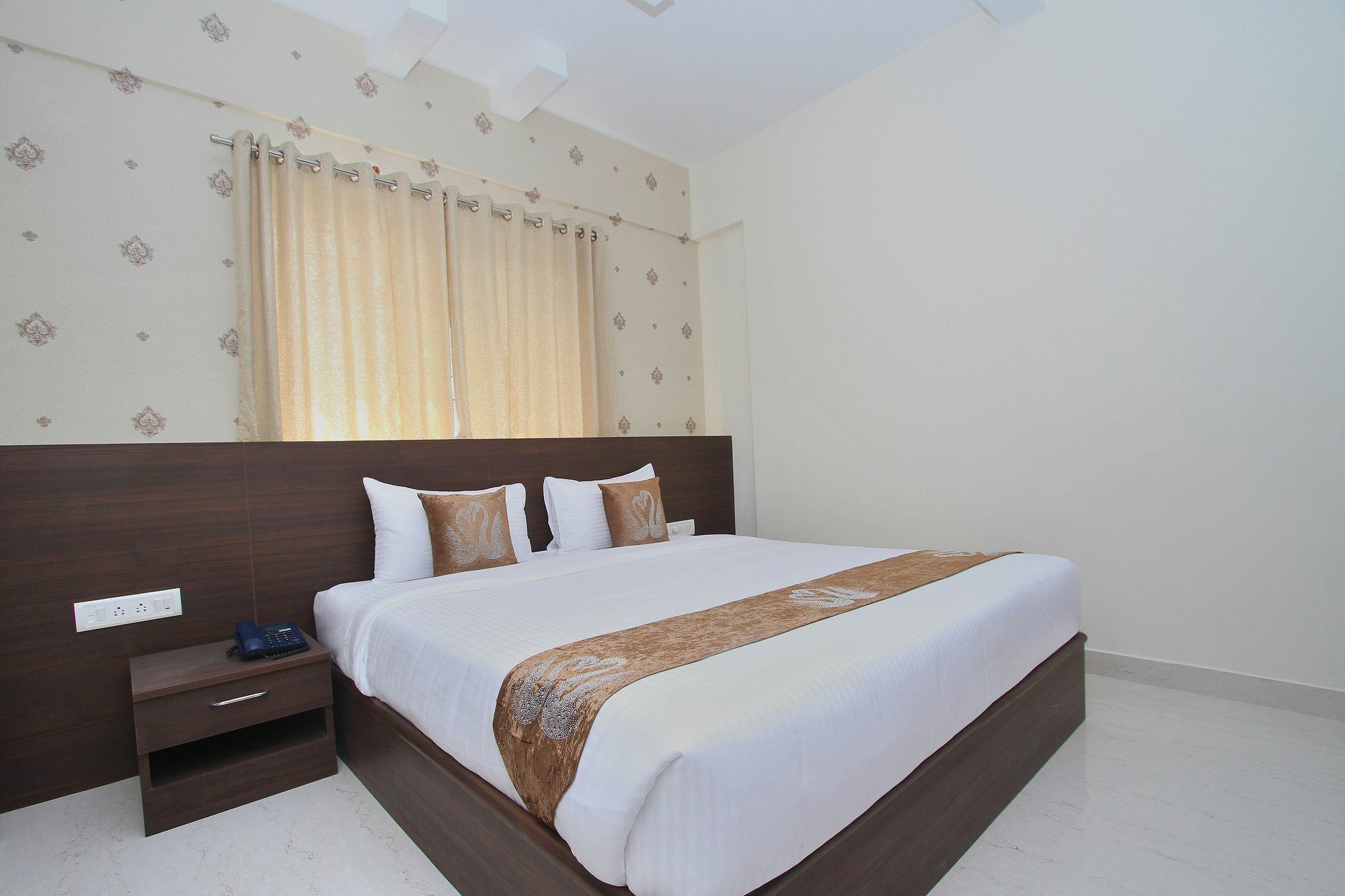 Capital O 9917 Sjr And Comforts Bangalore
