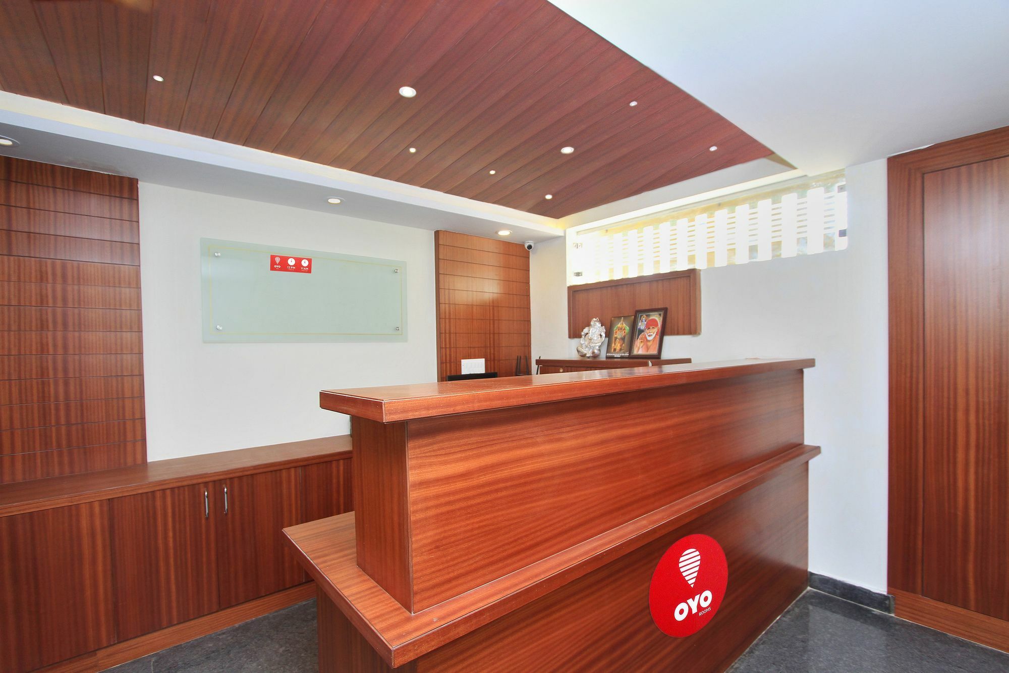 Capital O 9917 Sjr And Comforts 3* Bangalore