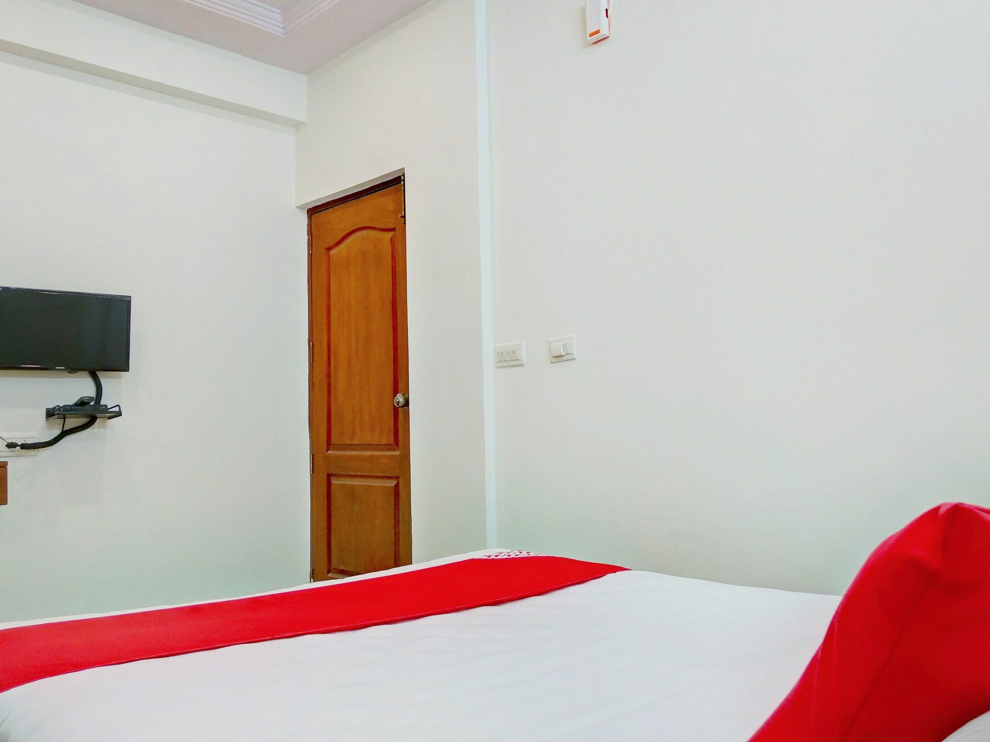 Hotel Oyo 12083 Champion