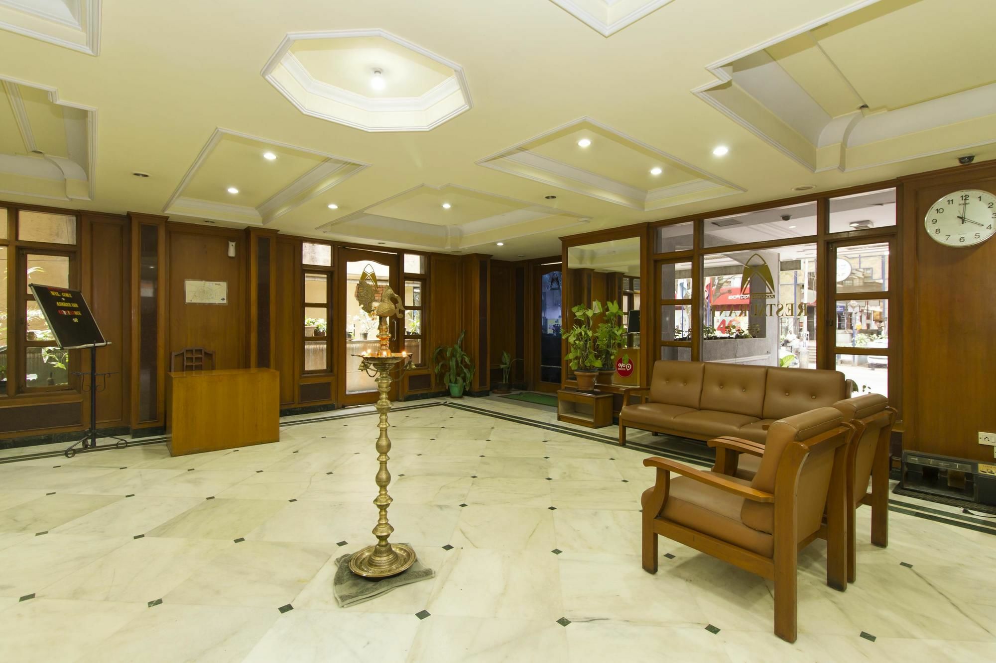 Oyo Majestic 2 Hotel