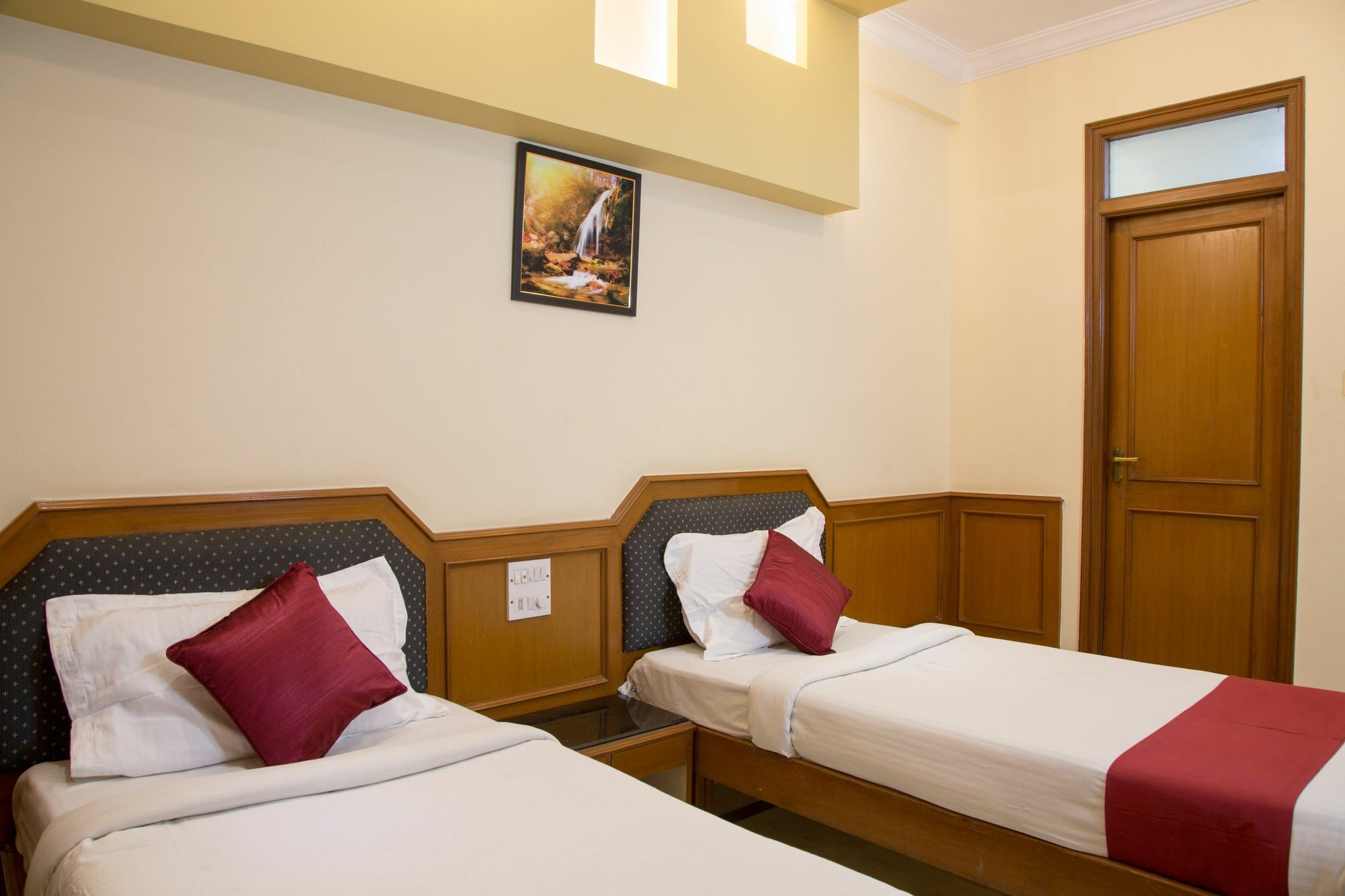 Oyo Majestic 2 Hotel Bangalore