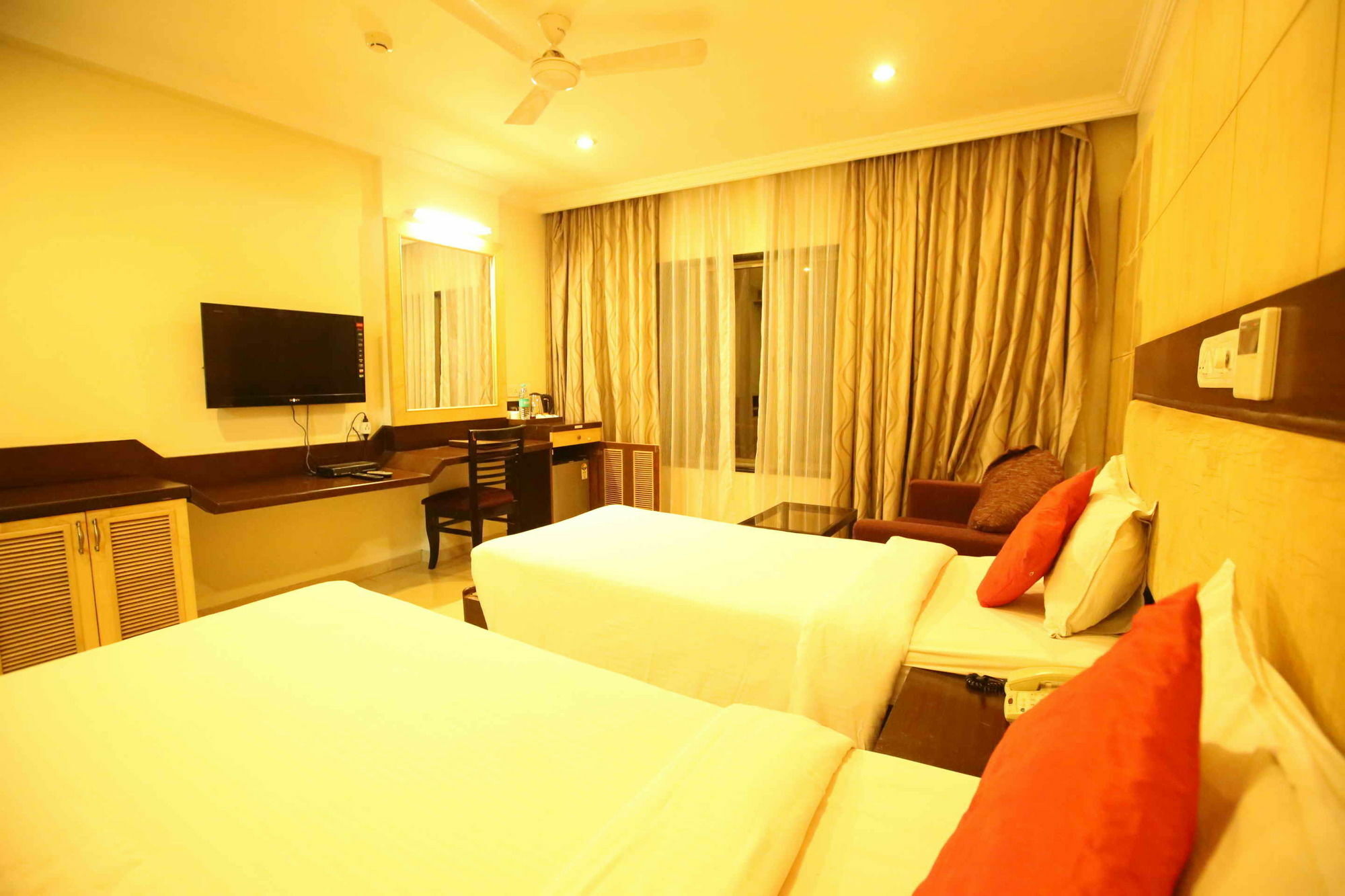 Oyo Premium Brigade Road 2 Hotel *