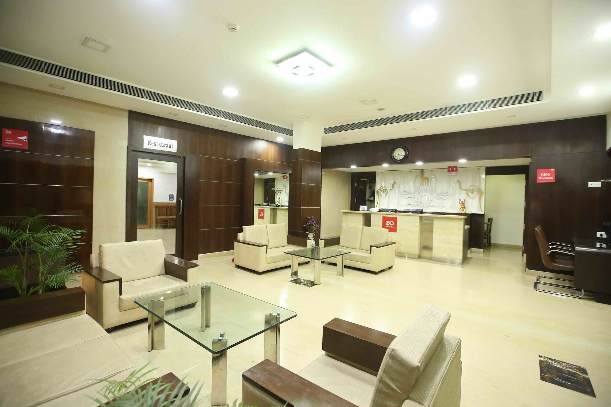 Hotel Oyo Premium Brigade Road 2