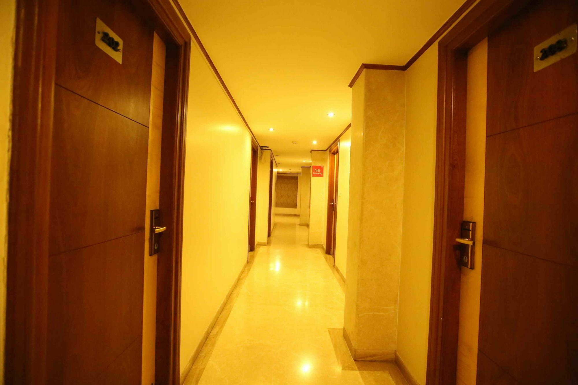 Oyo Premium Brigade Road 2 Hotel