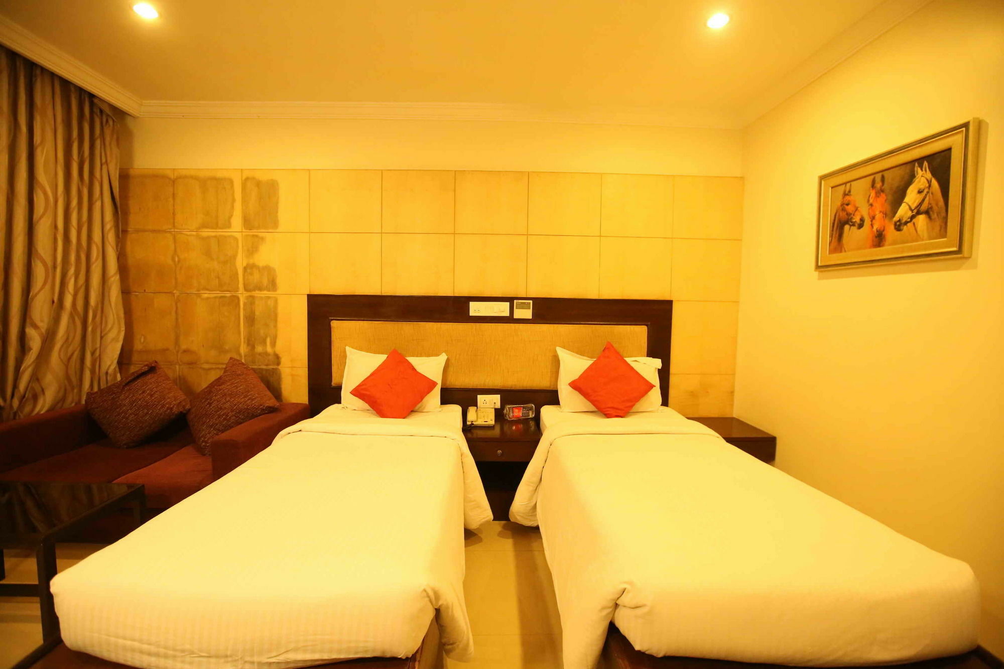 Oyo Premium Brigade Road 2 Hotel *