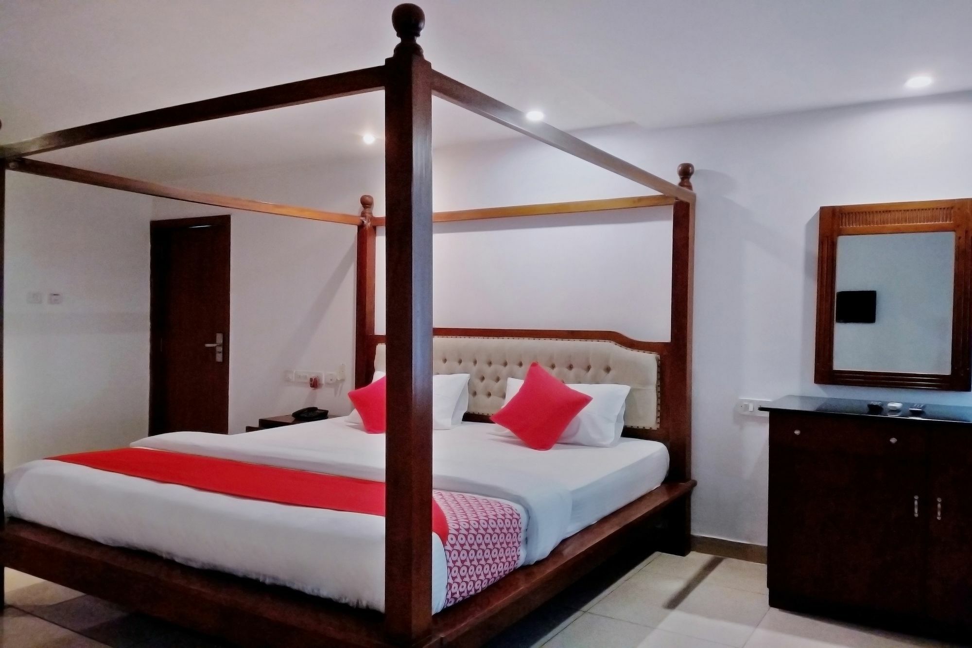 Oyo 3837 Confido Hotel