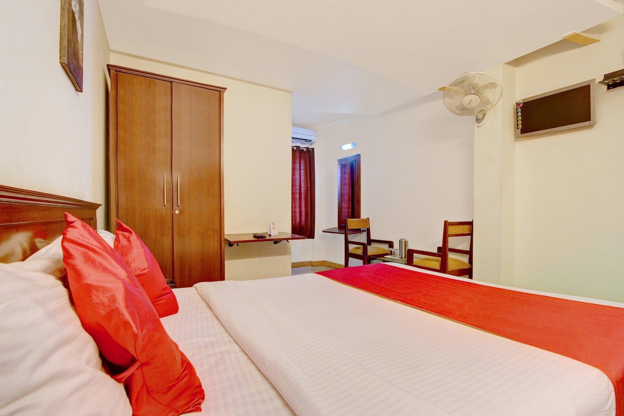 Hotel Oyo 8002 Sri Sai