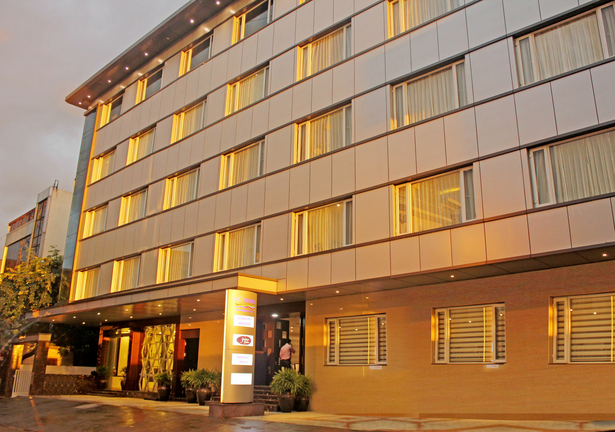 Hotel Attide Biz 3*
