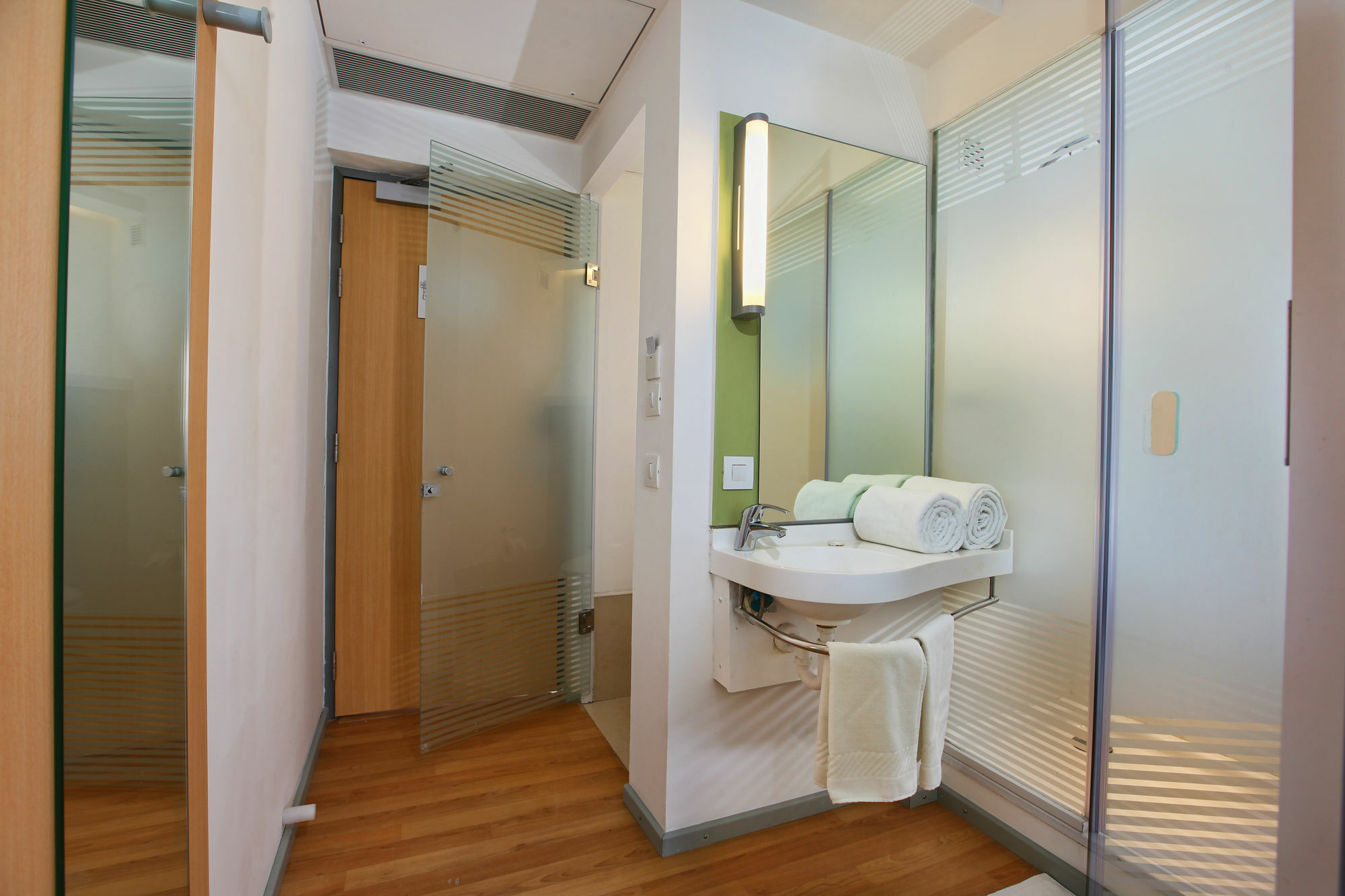 Hotel Express Whitefield Itpl By Ihg 3*